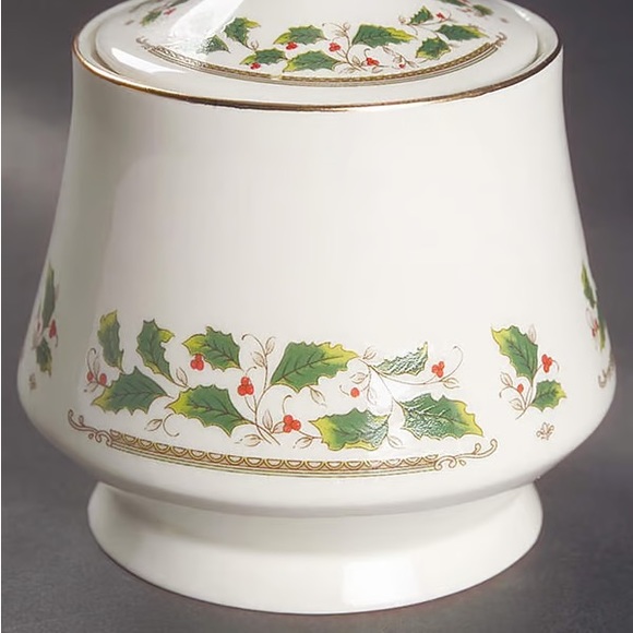 Home for the Holidays Holly Holiday sugar dish. Excellent condition. - Picture 2 of 2